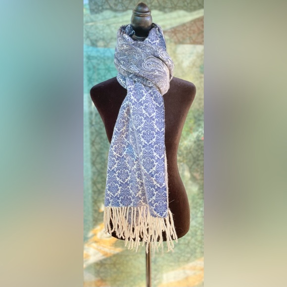 Overland Cashmere Blue & Antique White Wrap Scarf OS - Picture 1 of 14